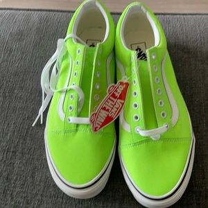 Never Worn! Men’s Vans